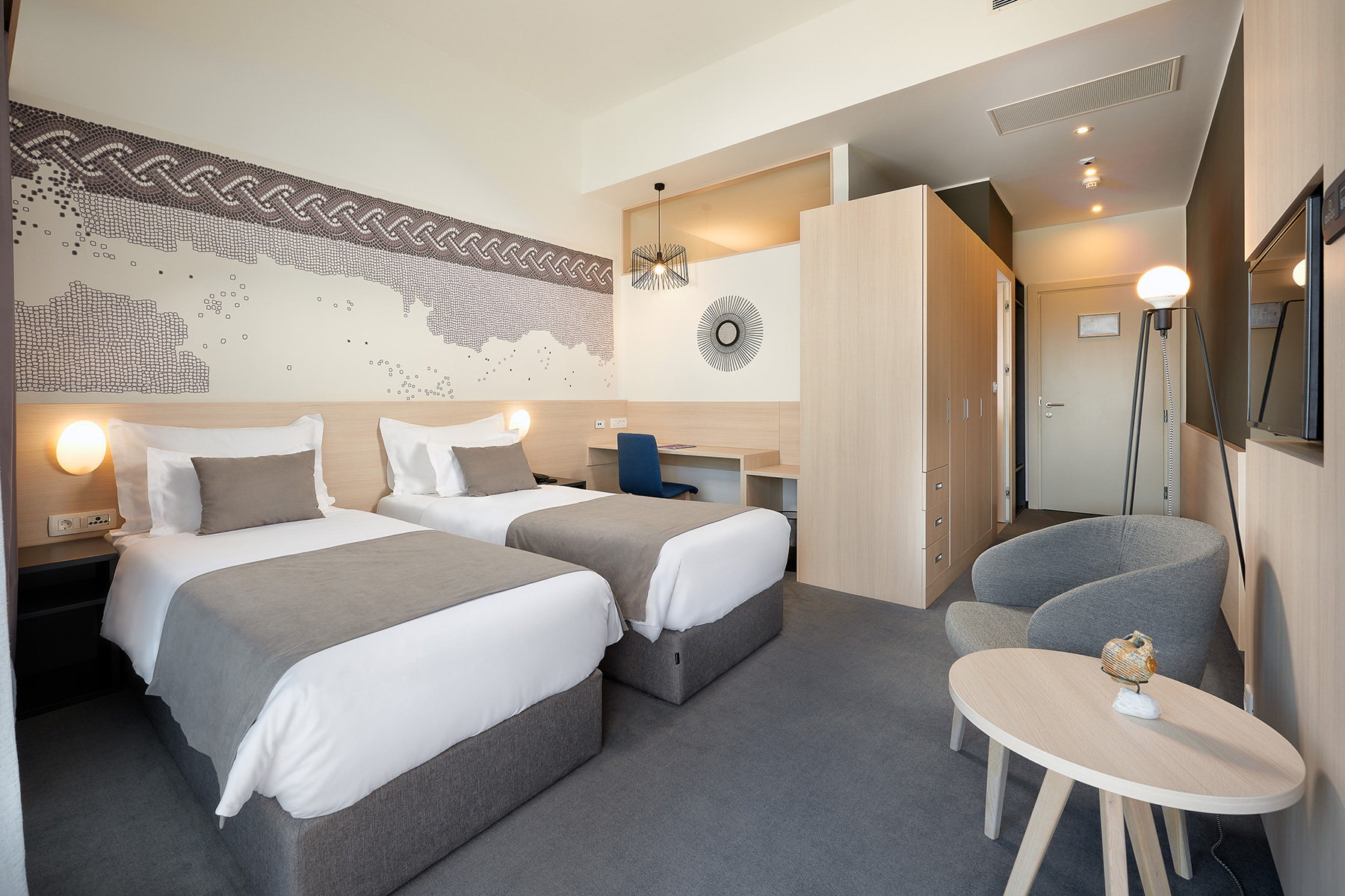 Deluxe Room at Salona Palace Hotel